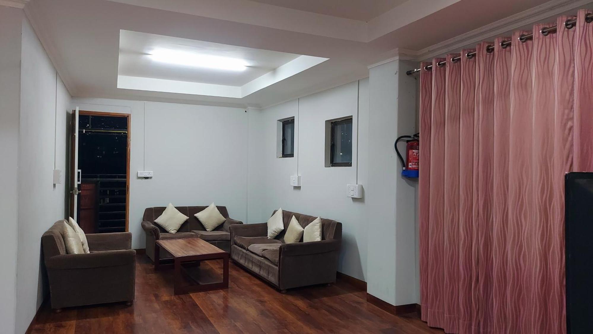 Hotel Dinthar Zara Aizawl Bagian luar foto
